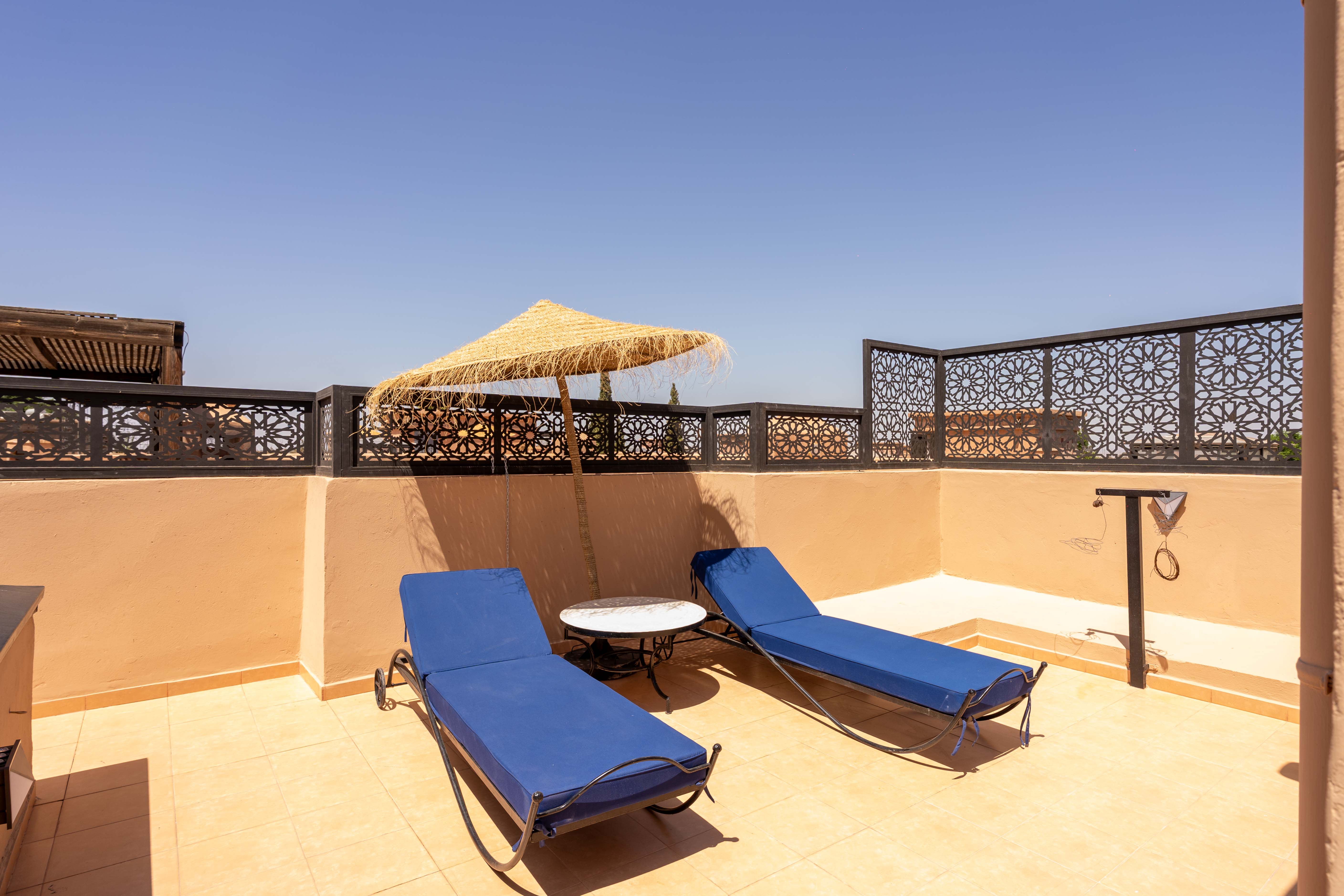 Riad Azzouina
